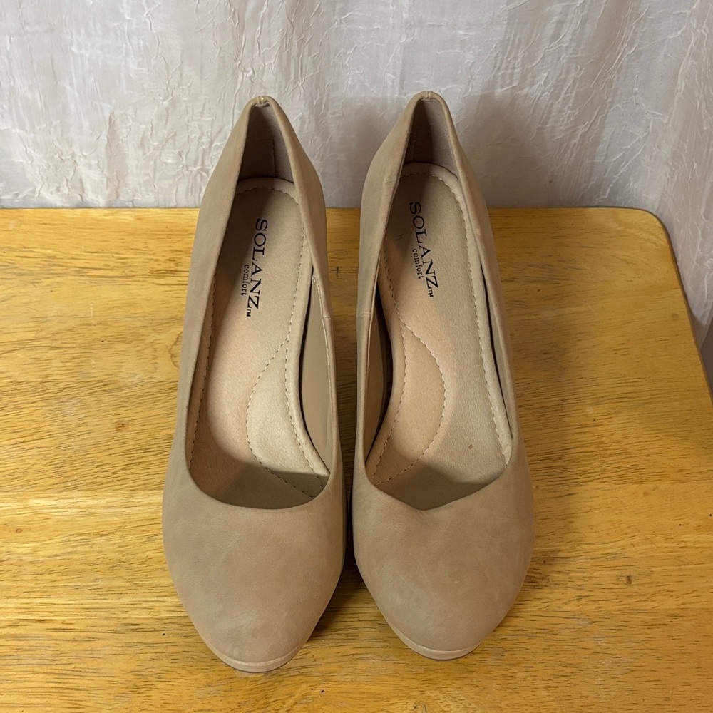 Solanz Women's Tan Pumps Size 8.5